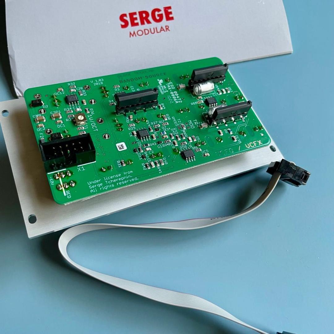 鍵盤楽器 Random Source Serge Variable Q Filter