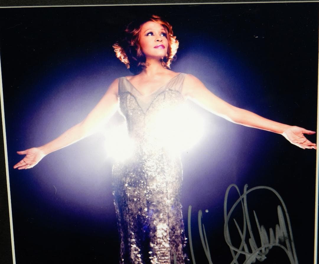 ＊最終価格＊　ホイットニー・ヒューストン　サイン入りポートレート　証明書付き