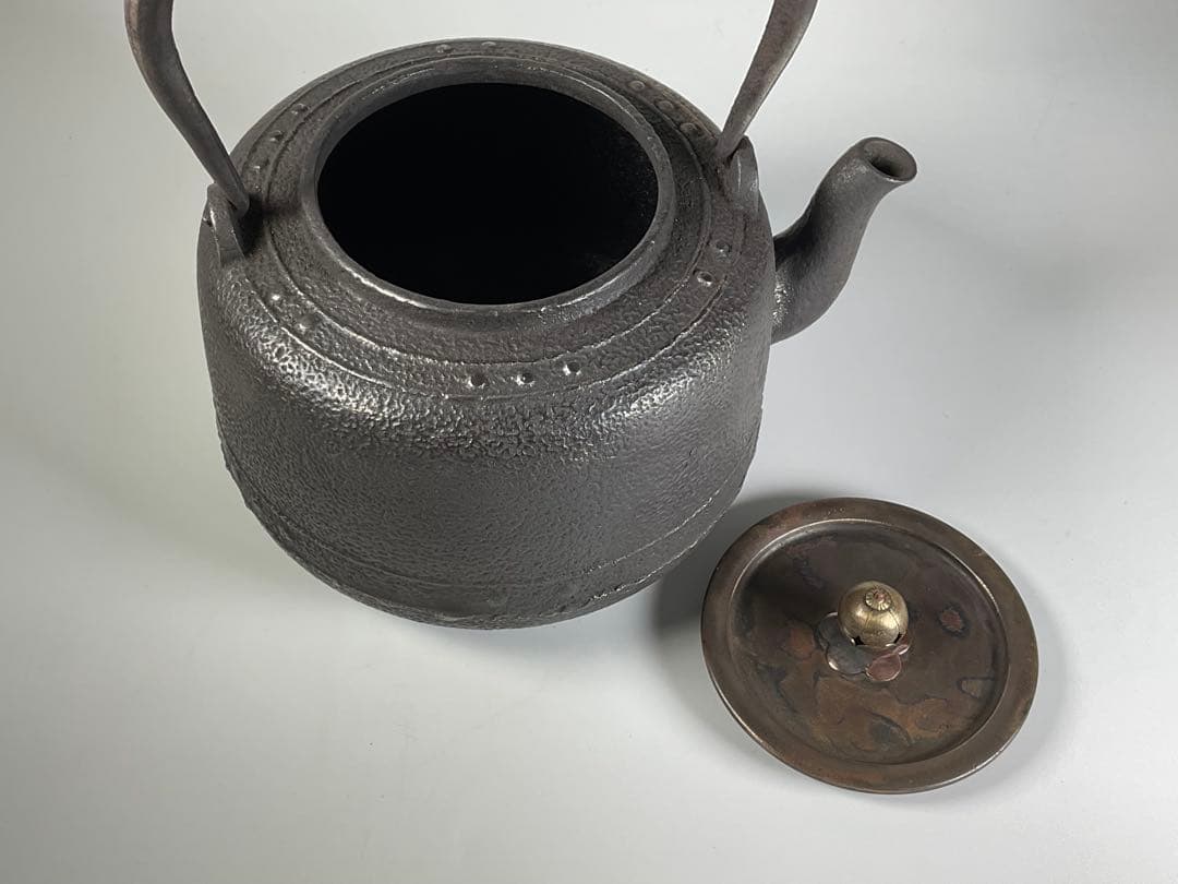小振りな鉄瓶　斑銅蓋　煎茶道具