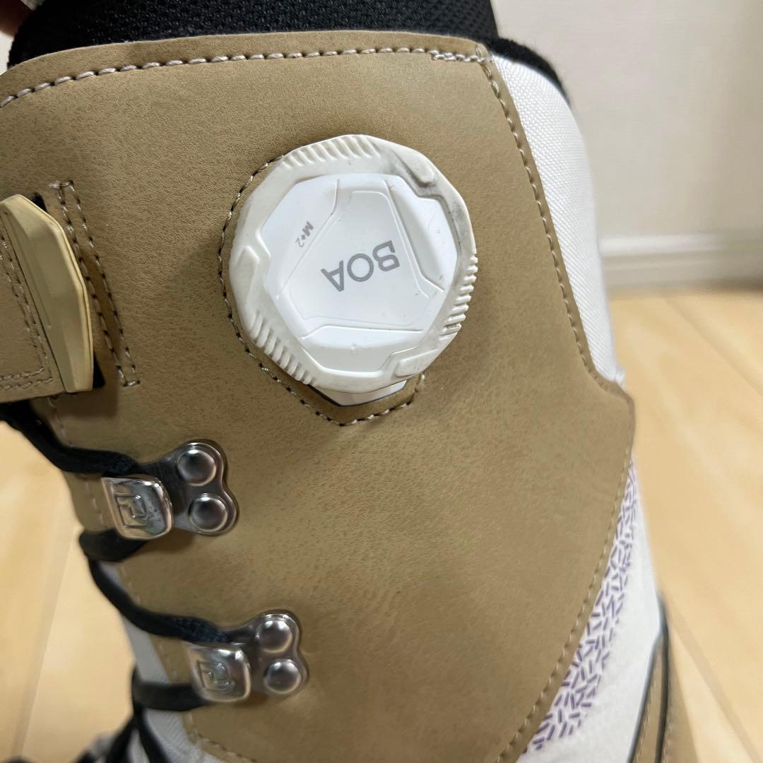 【即日発送】DEELUXE スノボ　D.N.A. 26.5cm 23-24モデル