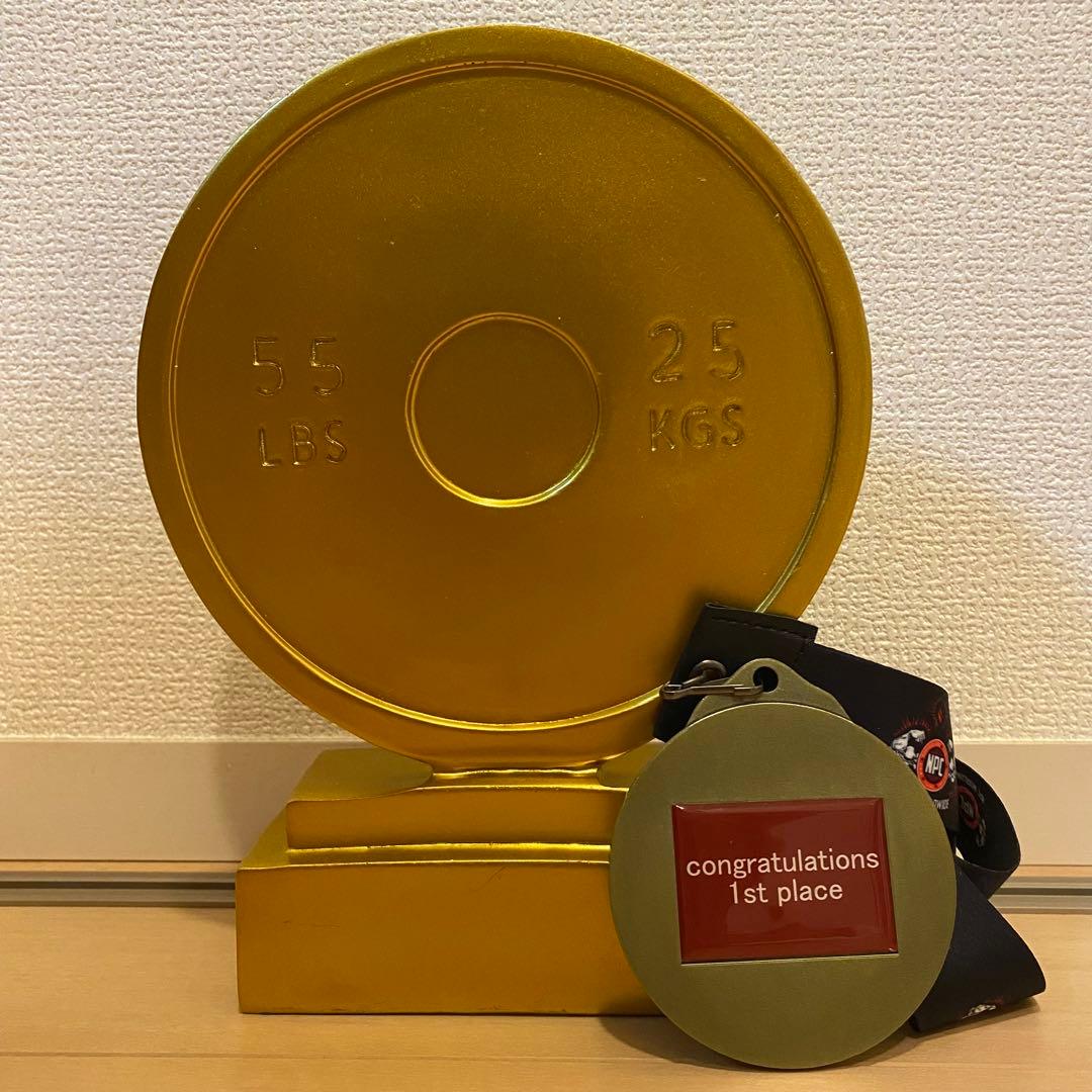 ＦＷＪフィジーク優勝　トロフィー、メダルセット　１位