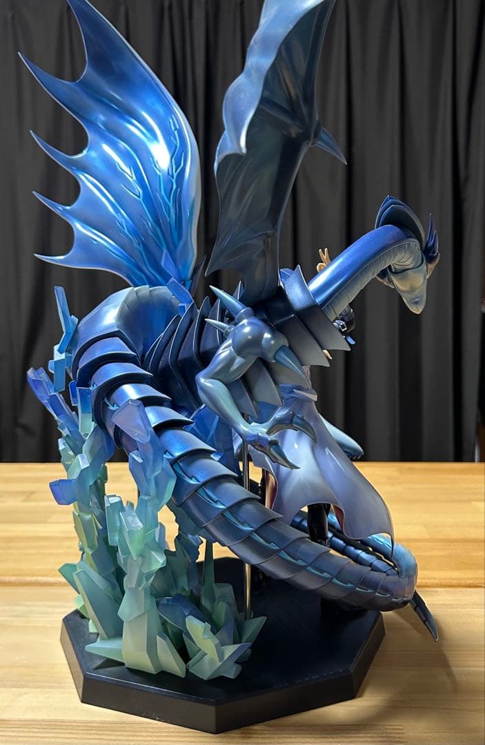 メガハウス　海馬　青眼フィギュア