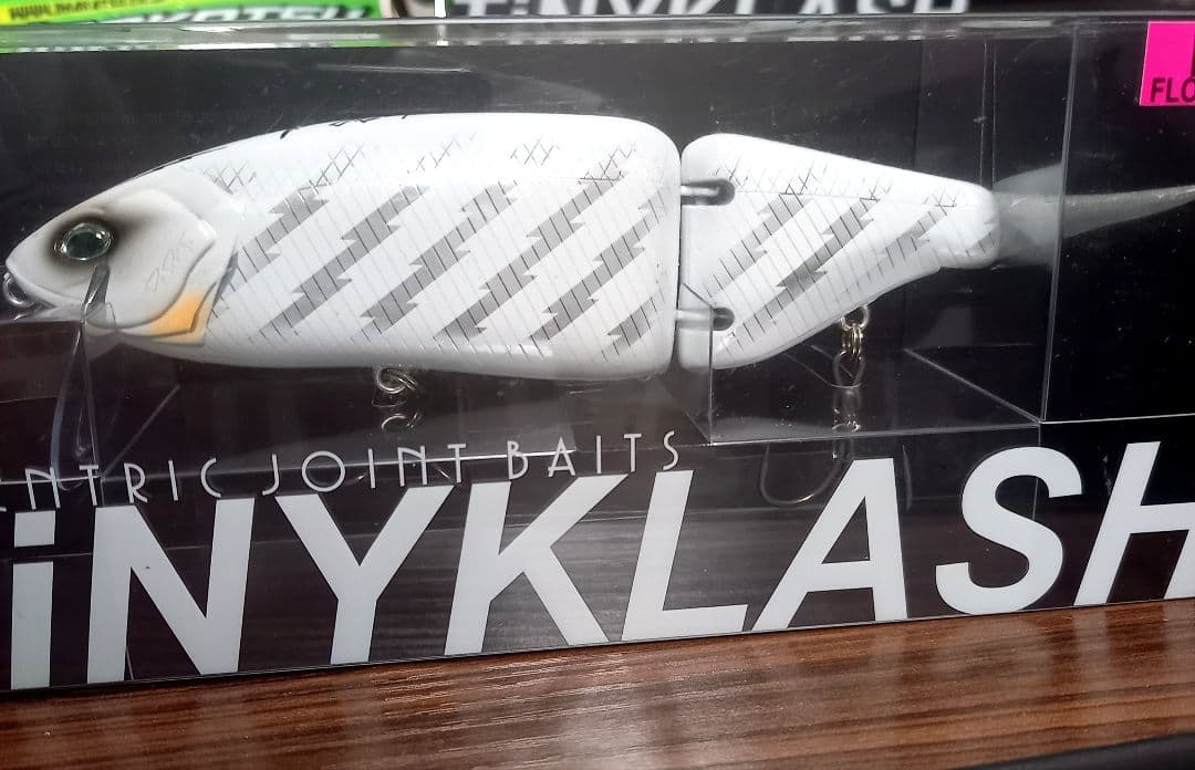 DRT、タイニークラッシュ、限定・レアカラー、エレクトリックホワイト、新品