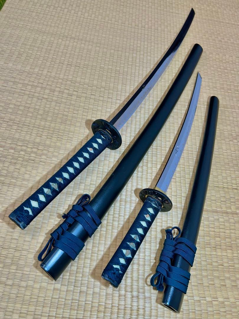 模造刀 太刀 脇差し 2本セット！　※刀身に龍の刻印あり（バラ売り不可）