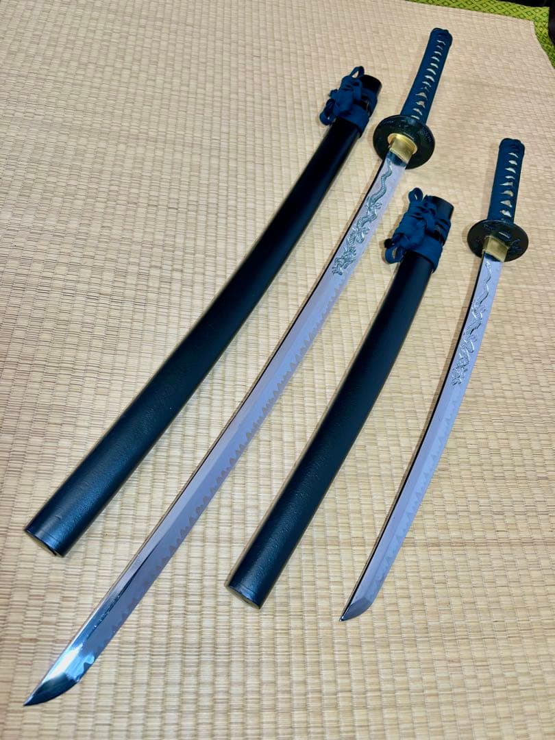 模造刀 太刀 脇差し 2本セット！　※刀身に龍の刻印あり（バラ売り不可）