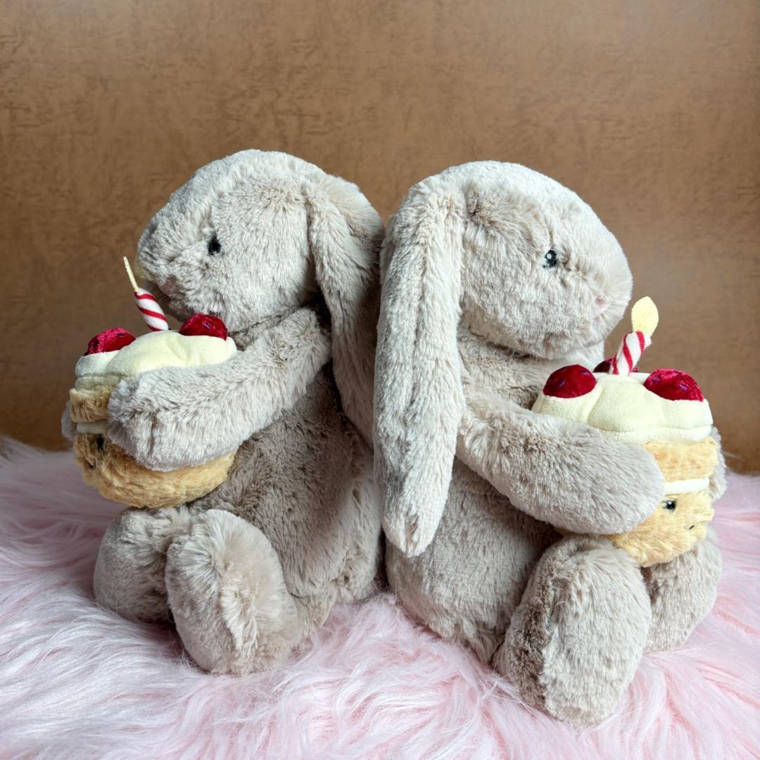 新品　ジェリーキャット　バシュフルバニーベージュ　誕生日ケーキ　ぬいぐるみ　袋付