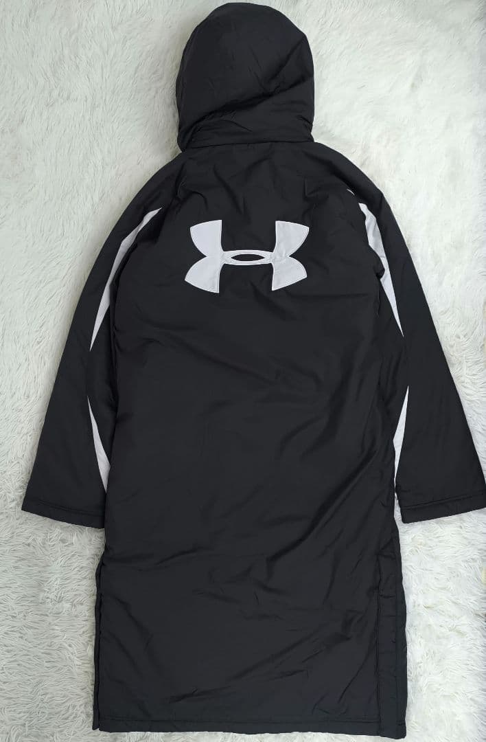 極美品✨ UNDER ARMOUR アンダーアーマー ベンチコート ロゴ刺繍 黒