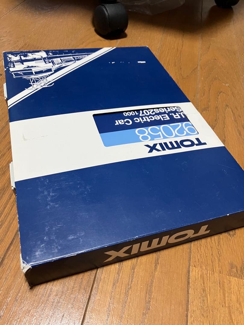 秋*様 TOMIX 207-1000系 旧塗装(足回り最新ロット、室内灯付き)