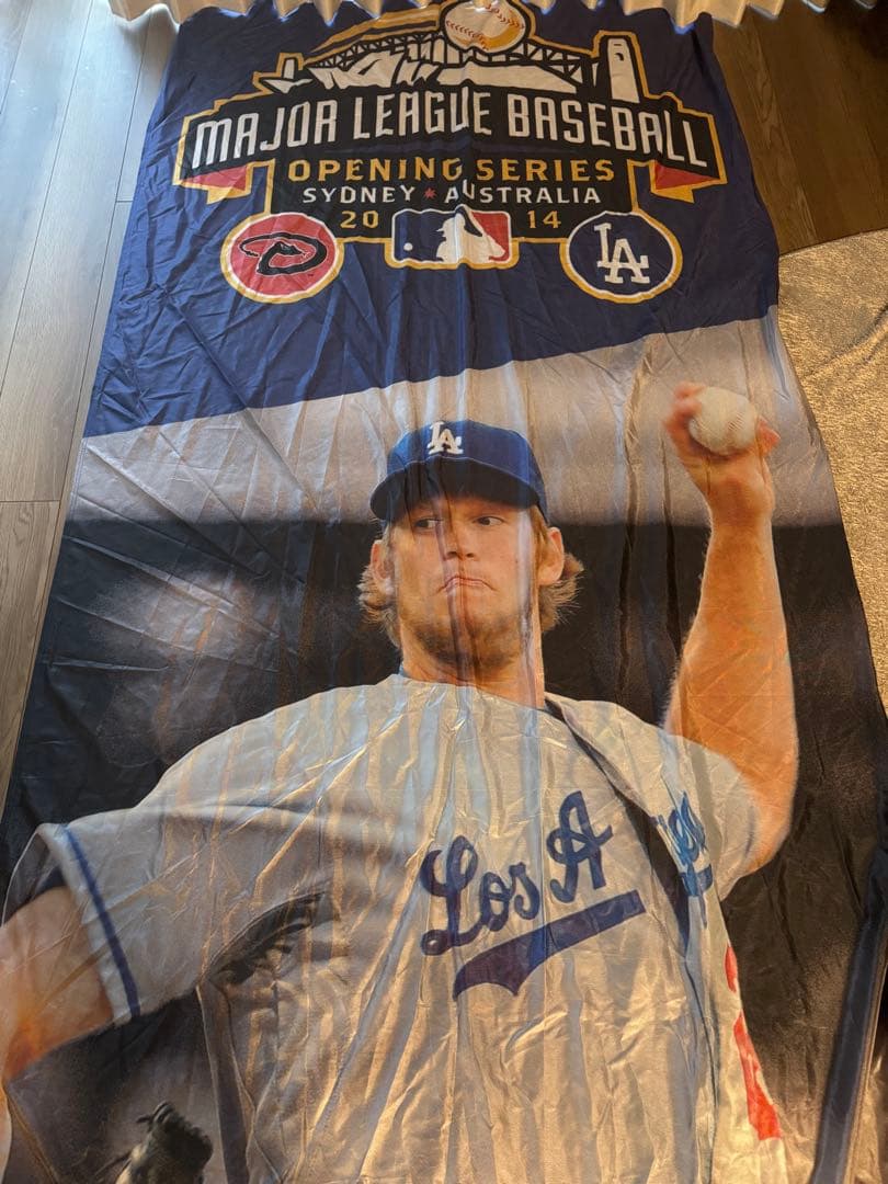 【超希少】MLB シドニー開幕戦2014記念フラッグ ドジャースカーショー　記念