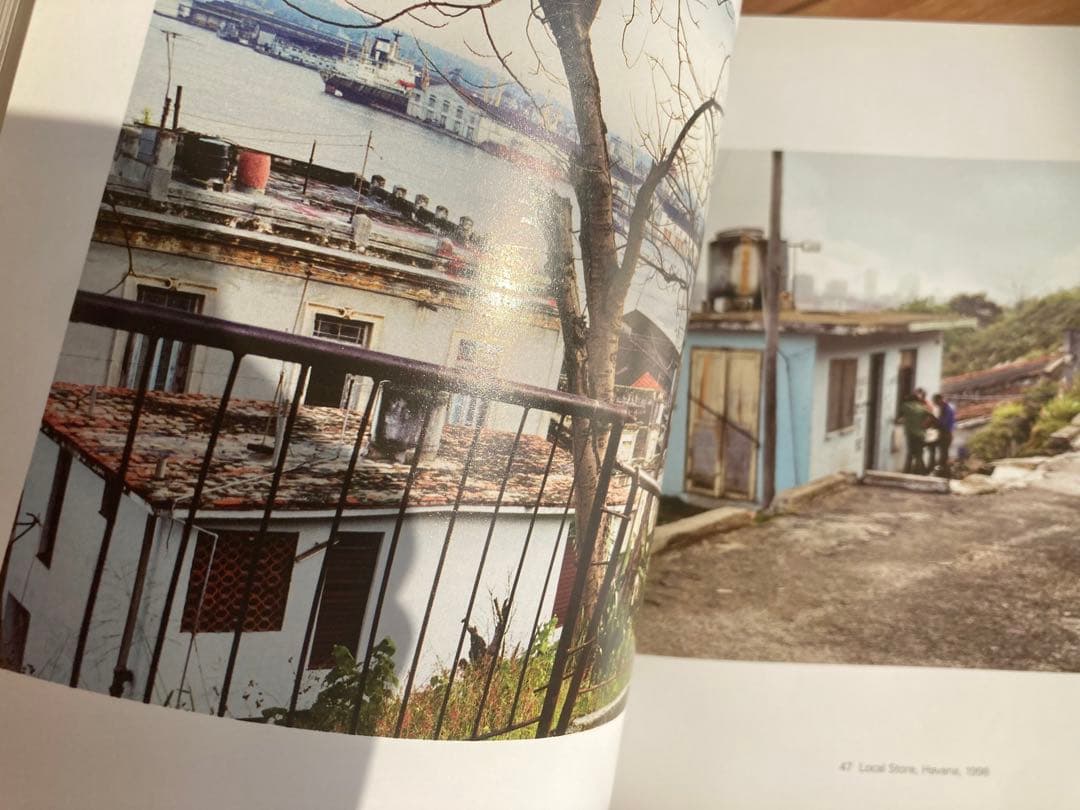 芸術写真 Pictures from the Surface of the Earth