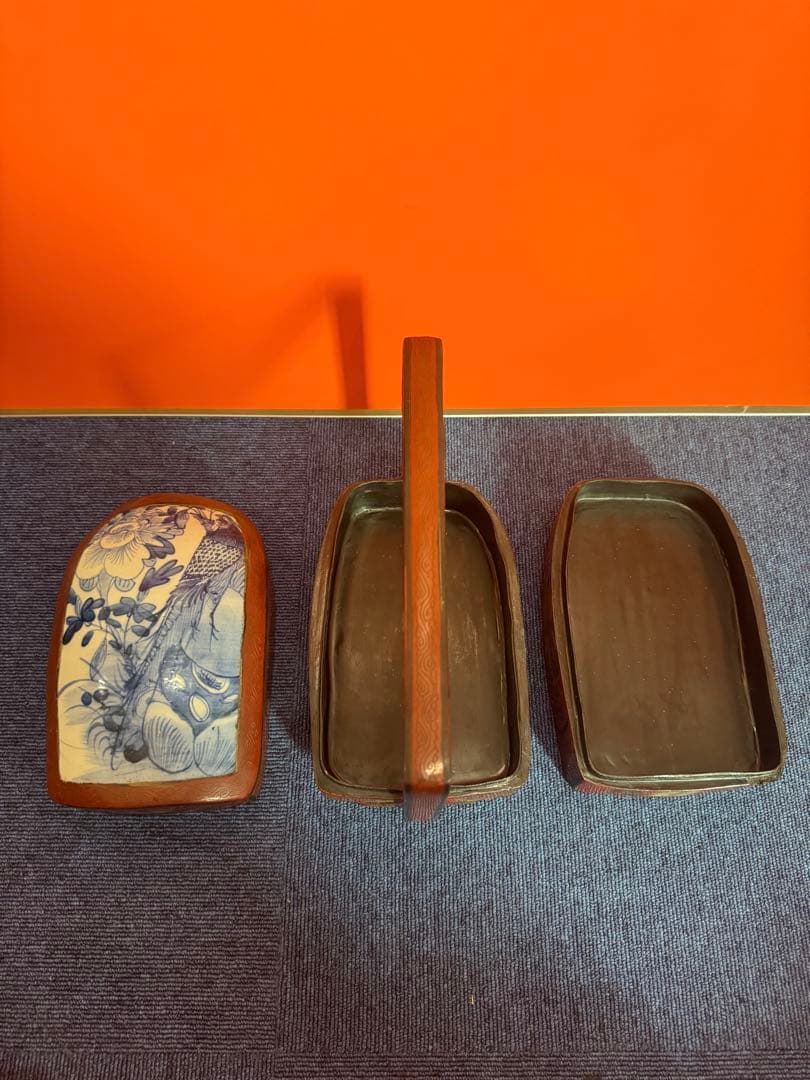 1818 中国骨董　新渡染付蓋付　木製　漆塗　提重　時代物