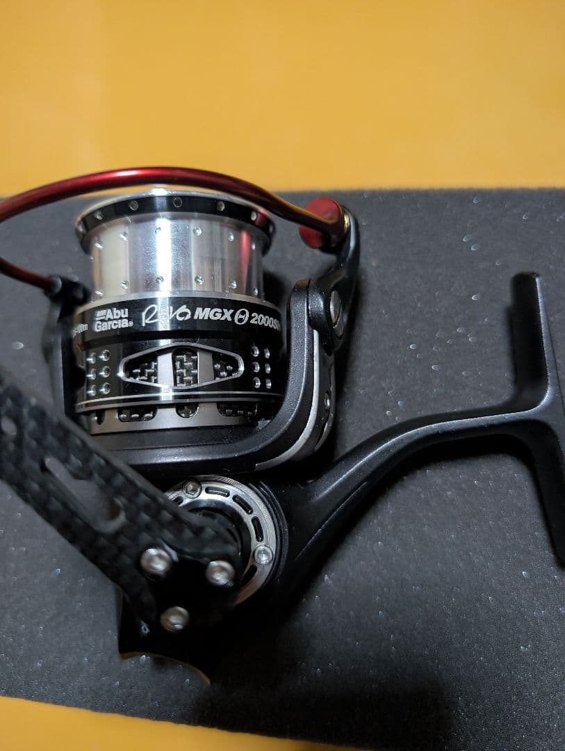 極美品　Abu Garcia Revo MGX THETA 2000SH レボ