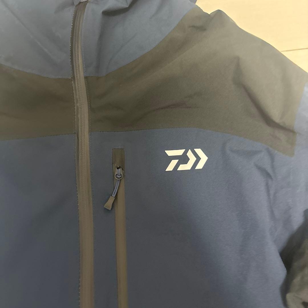 【新品未使用】Daiwa レインウェアセット (ジャケット・パンツ)