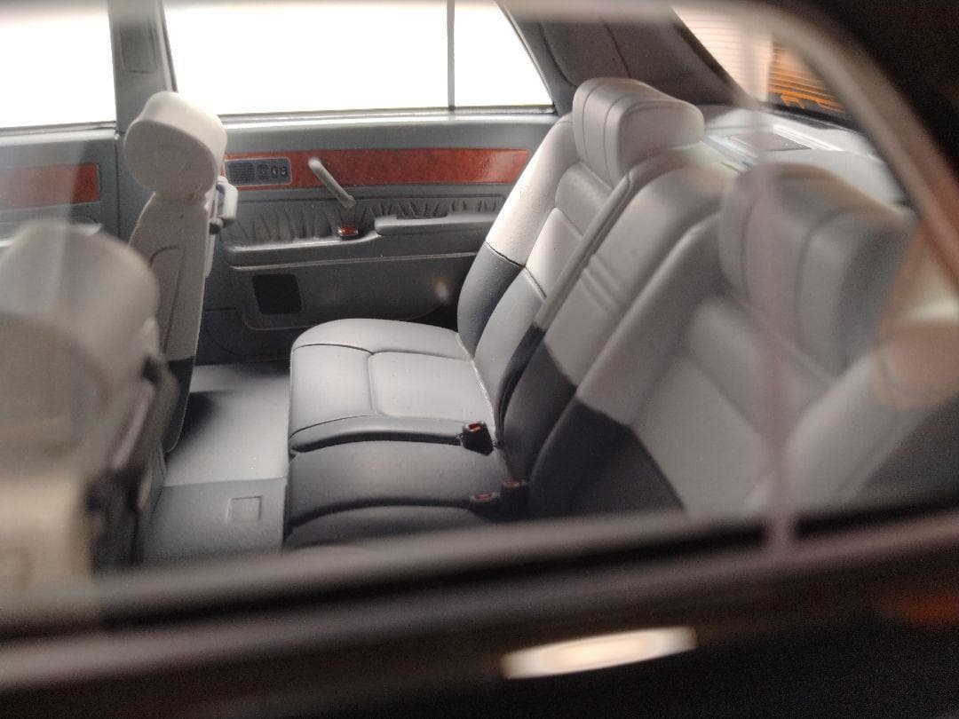 400台限定　RAI’S 1/18 トヨタ　センチュリー　GZG50