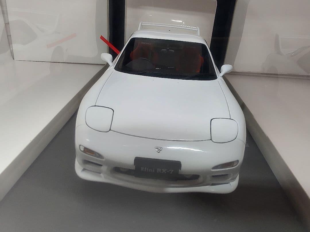 オートアート 1/18 RX-7 FD3S チューンドバージョン ピュアホワイト
