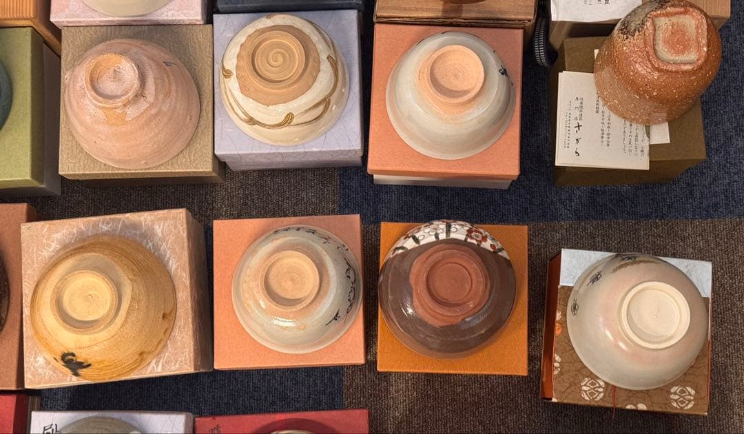 茶碗 抹茶碗 まとめて 44点 箱付 茶道具 陶器 京焼 金彩 色絵 信楽 萩