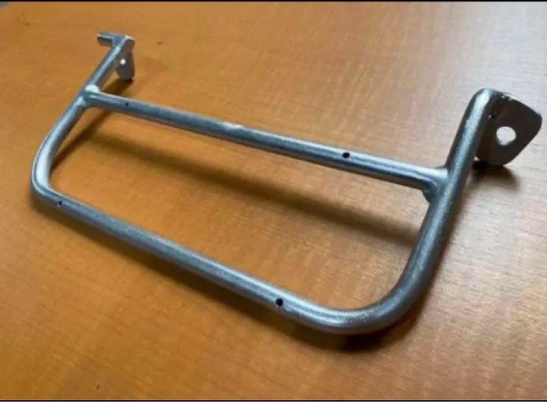 ハイエース200系　スーパーGL フットレスト　運転席側&助手席側　足おき台