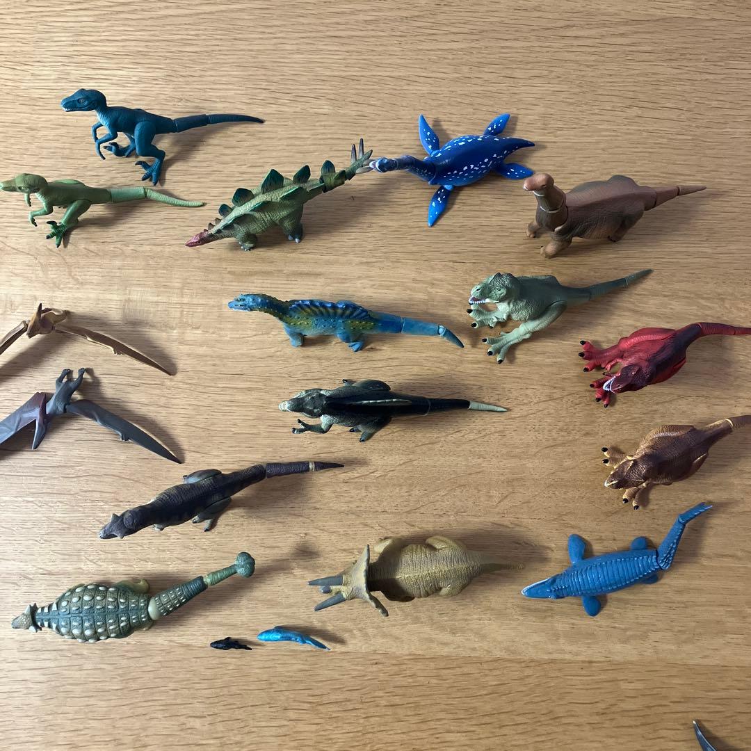 値下げ！アニア　恐竜フィギュア　色違いレア恐竜あり　いろいろ16体おまけ付き