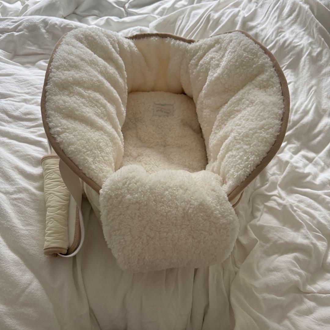 キャリーバッグ・スリング near by us FLUFFY BONGBONG BAG
