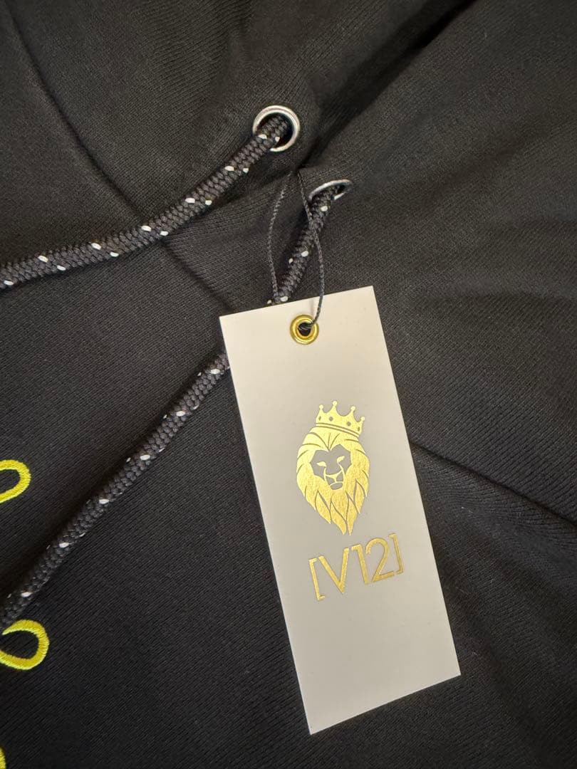 新品正規品【V12/L】ONE HAND LIONデザインパーカースウェット