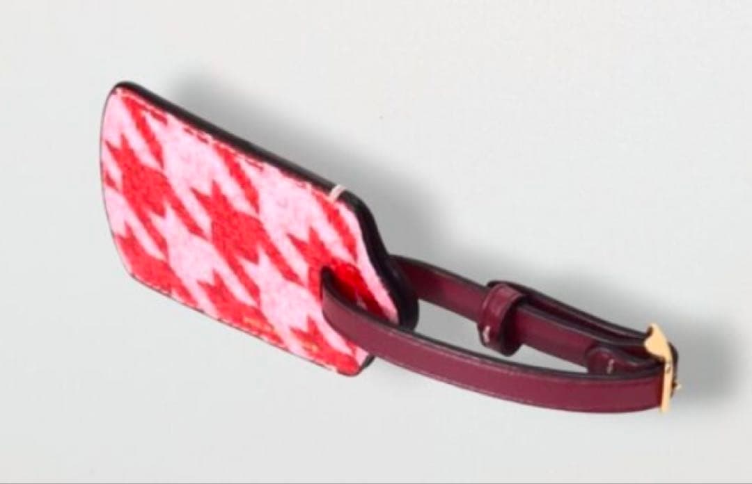 COACH コーチ　ラゲッジタグ　荷物タグ　千鳥格子柄　旅行用品　ピンク　レッド