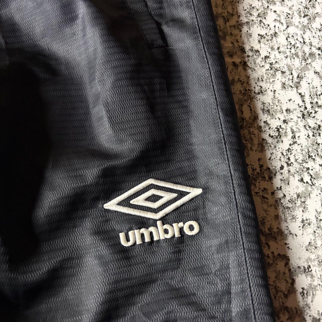 セットアップ　umbro アンブロ　ナイロンピステ　フットサル　上下セット