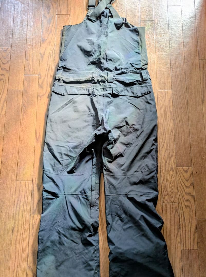 クイックシルバー　ビブパンツ　sサイズ