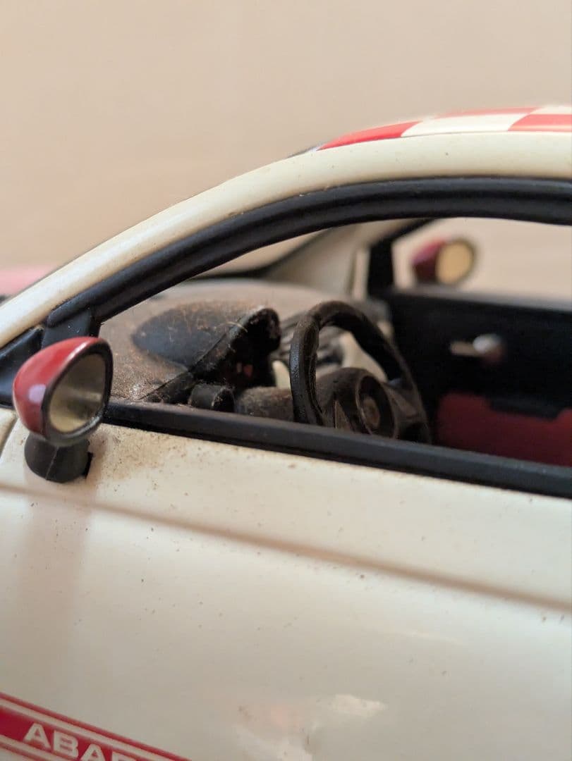 フィアット 500 ABARTH ミニカー　ブラーゴ　Bburago　1/18