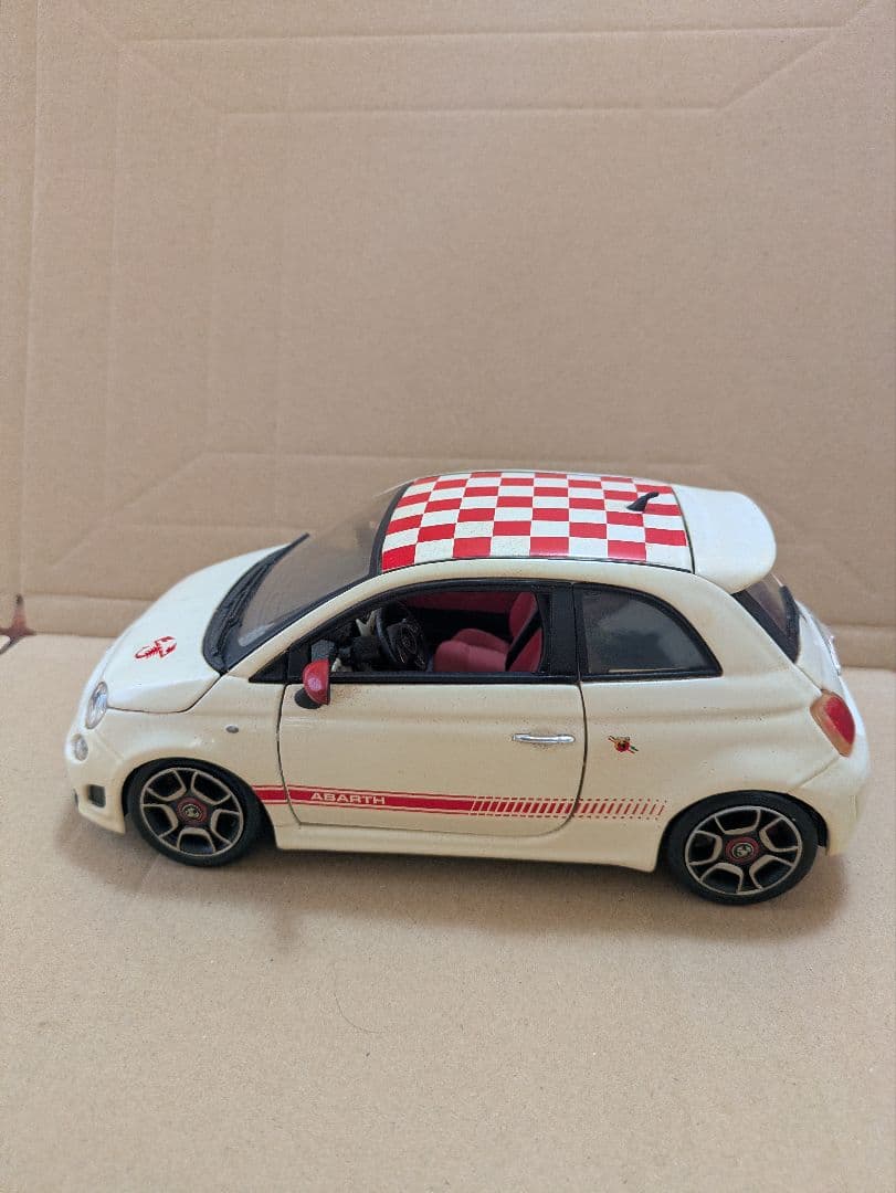 フィアット 500 ABARTH ミニカー　ブラーゴ　Bburago　1/18