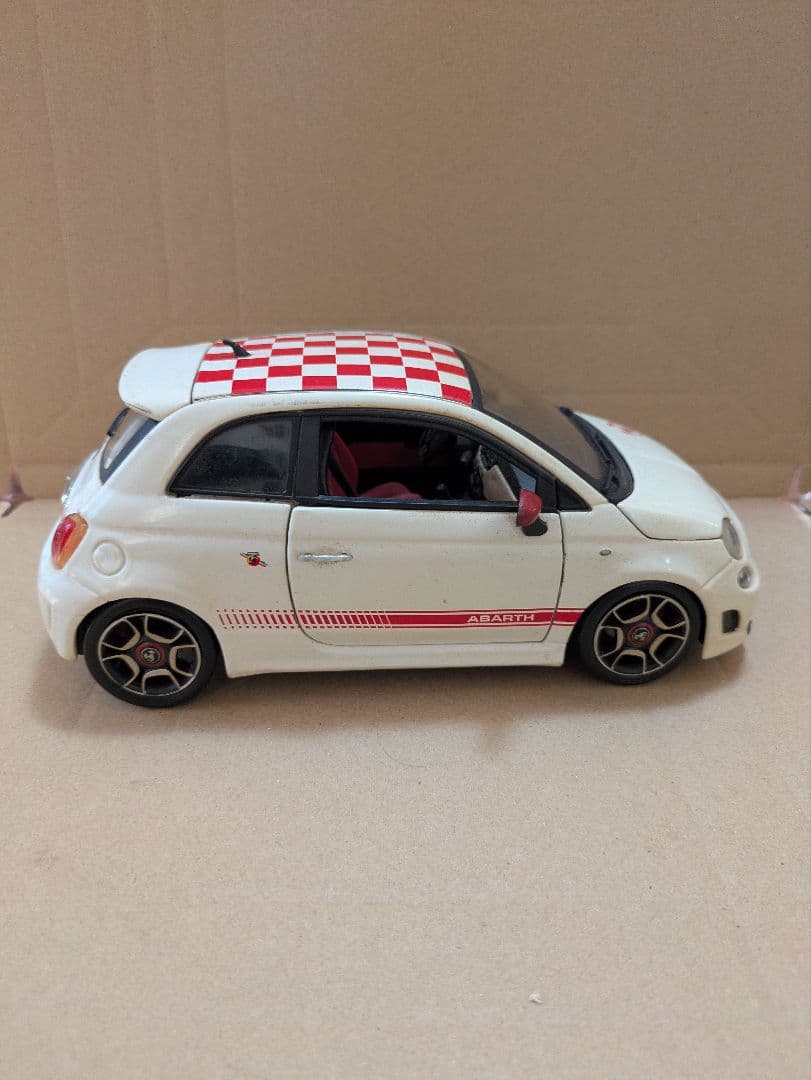 フィアット 500 ABARTH ミニカー　ブラーゴ　Bburago　1/18