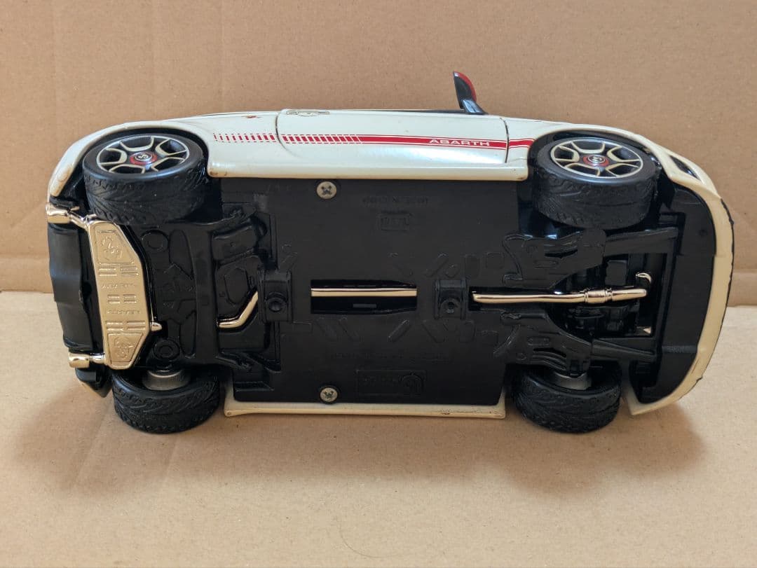 フィアット 500 ABARTH ミニカー　ブラーゴ　Bburago　1/18