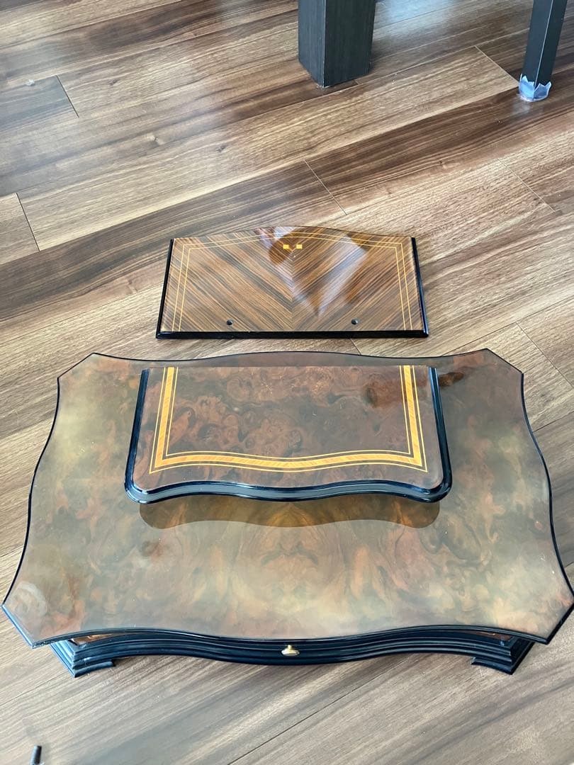 木製装飾引き出し付き家具