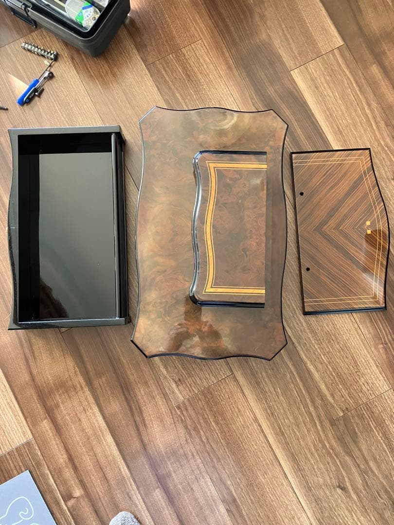 木製装飾引き出し付き家具