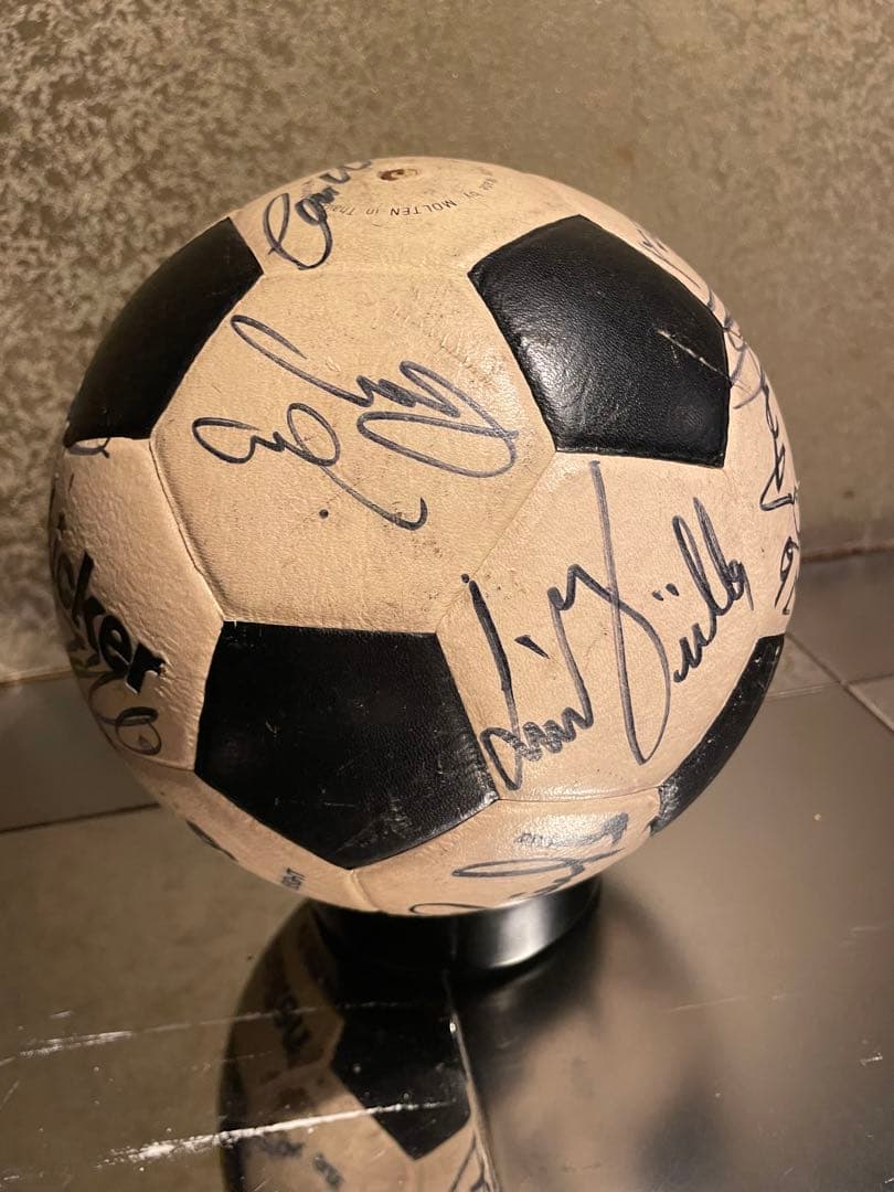 最終値下　Jリーグガンバ大阪サイン入りサッカーボール　1993年