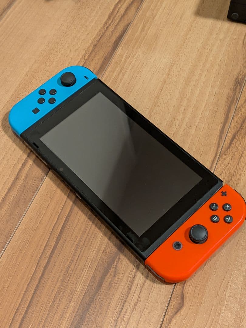 Nintendo Switch 本体 青/赤 ジョイコン
