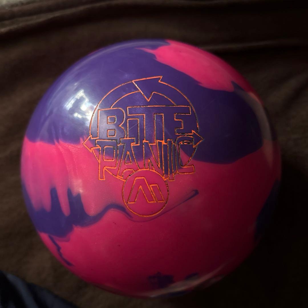 ユ*ン様 STORM BITE PANIC ボウリングボール