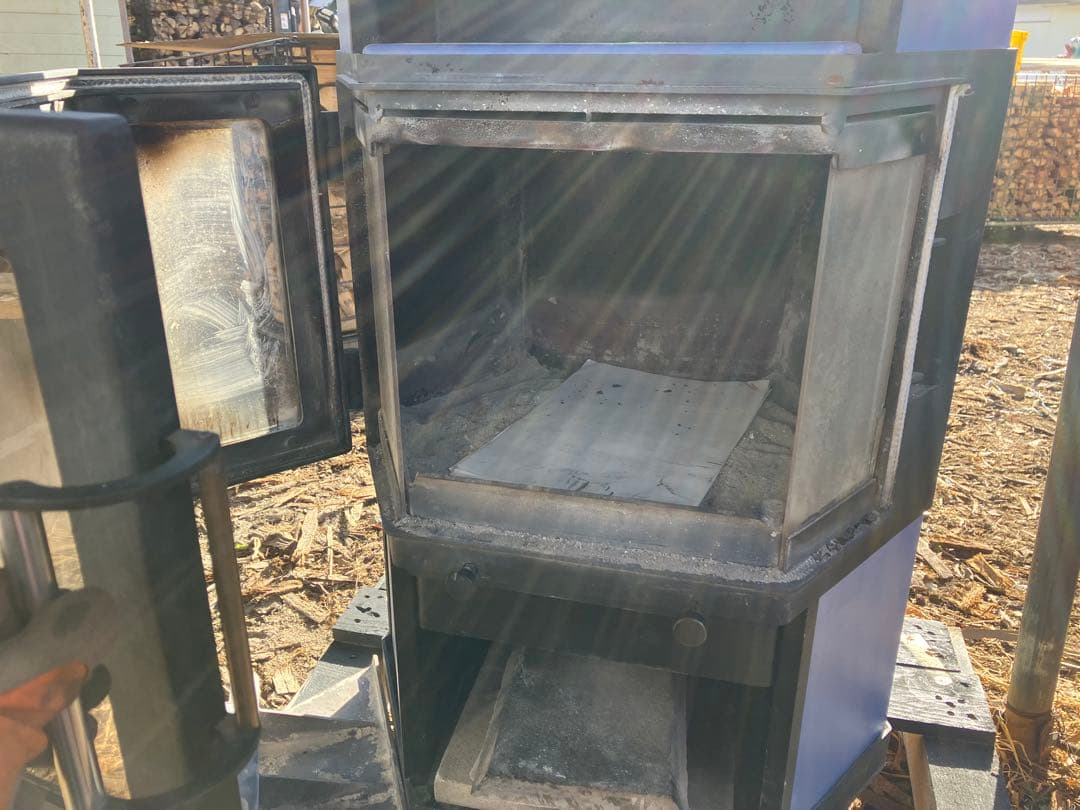 ＨＥＳＥ　薪ストーブ　中古品