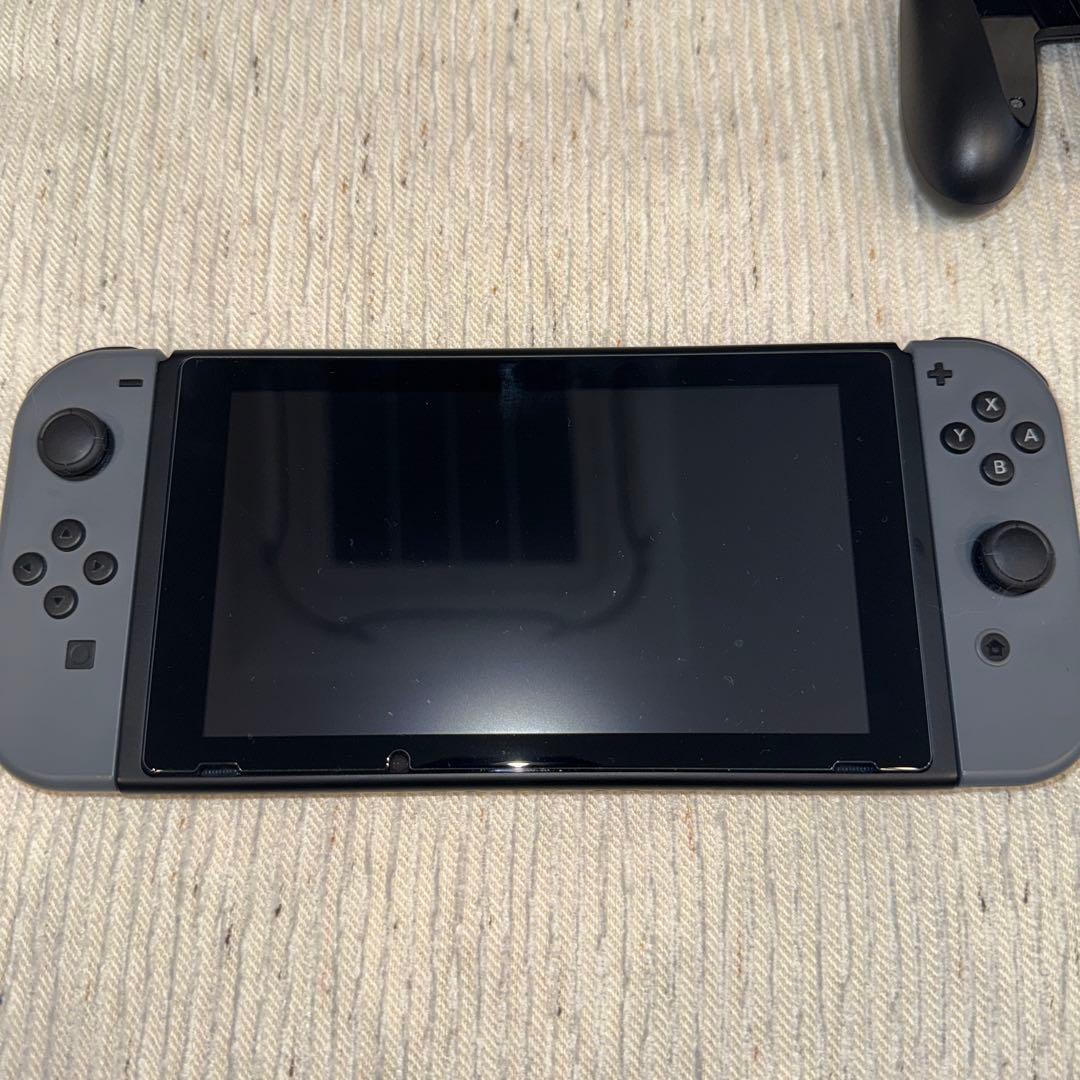 ニンテンドーSwitch 本体　グレー