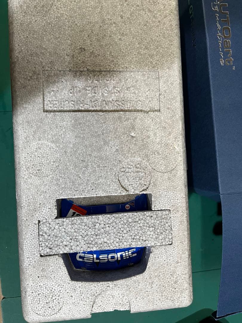 オートアート　1/18 カルソニックGT-R 2008