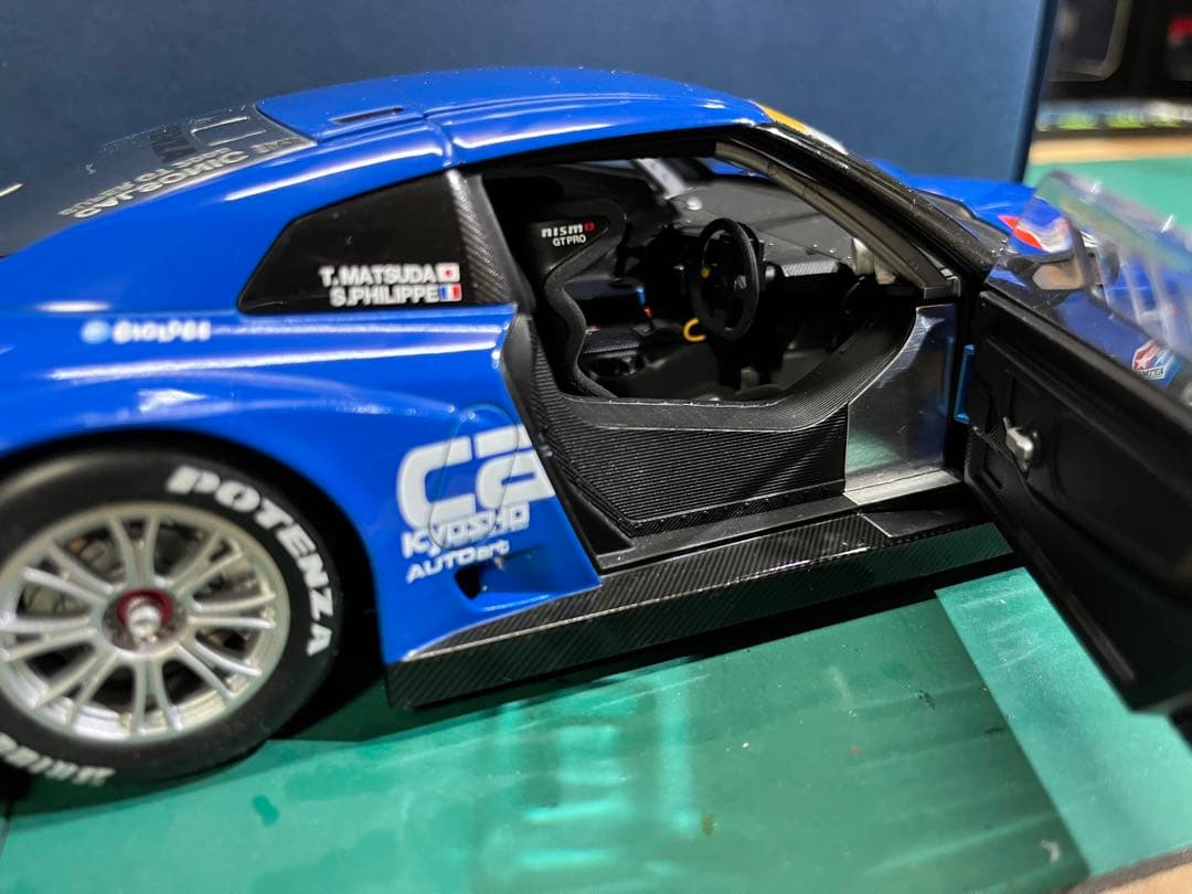 オートアート　1/18 カルソニックGT-R 2008