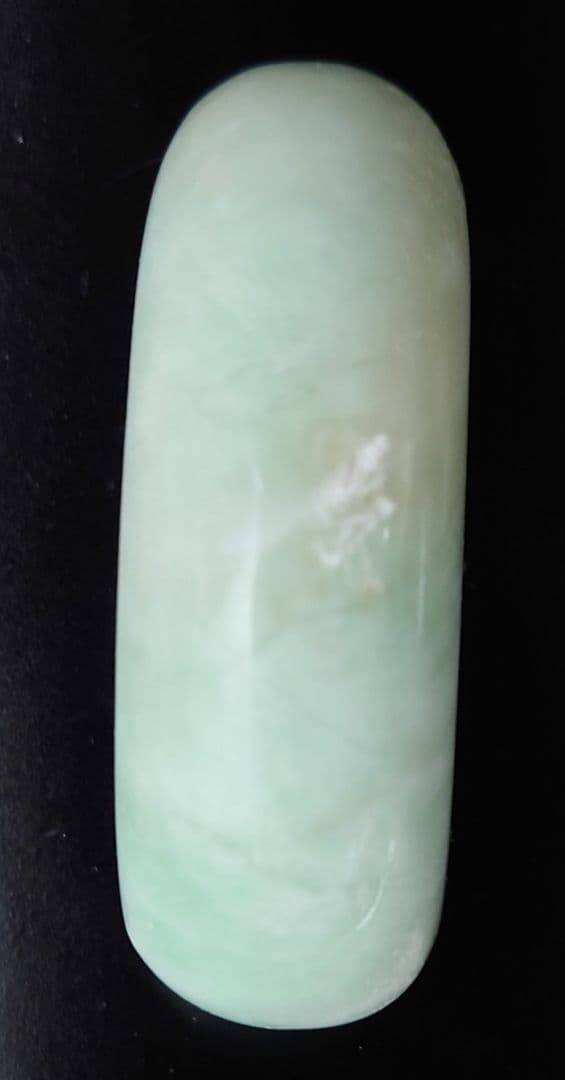 糸魚川翡翠　勾玉　超特大　訳あり特価
