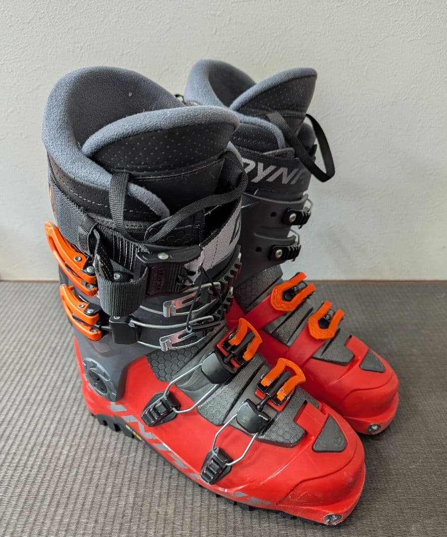 Dynafit ディナフィット RADICAL 26cm スキーブーツ　赤×黒