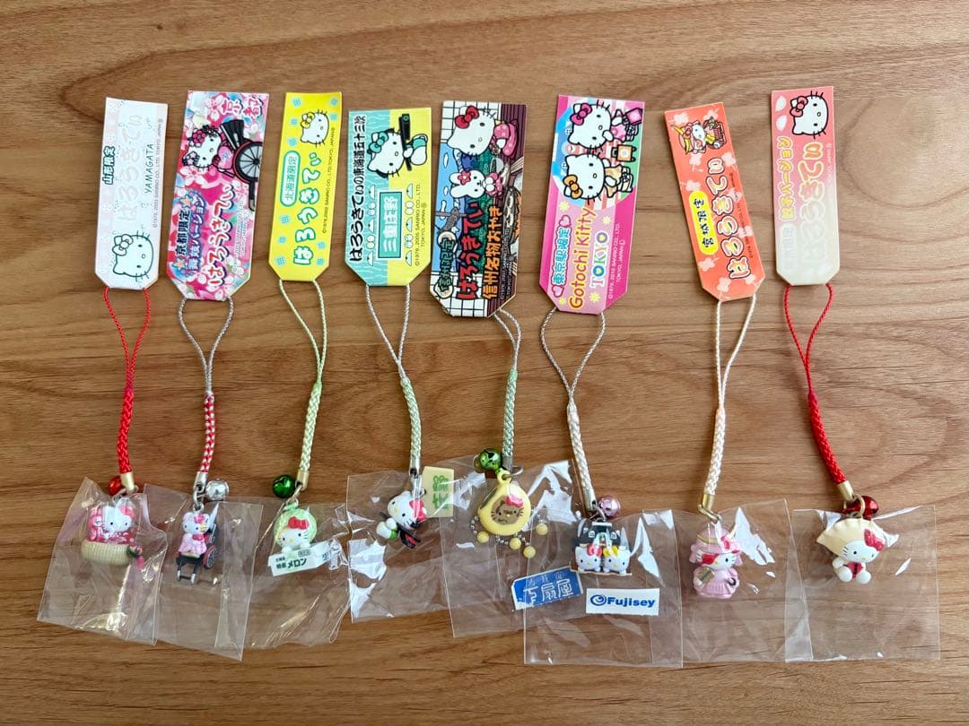 ご当地キティ　１２０点セット　ハローキティ　ストラップ