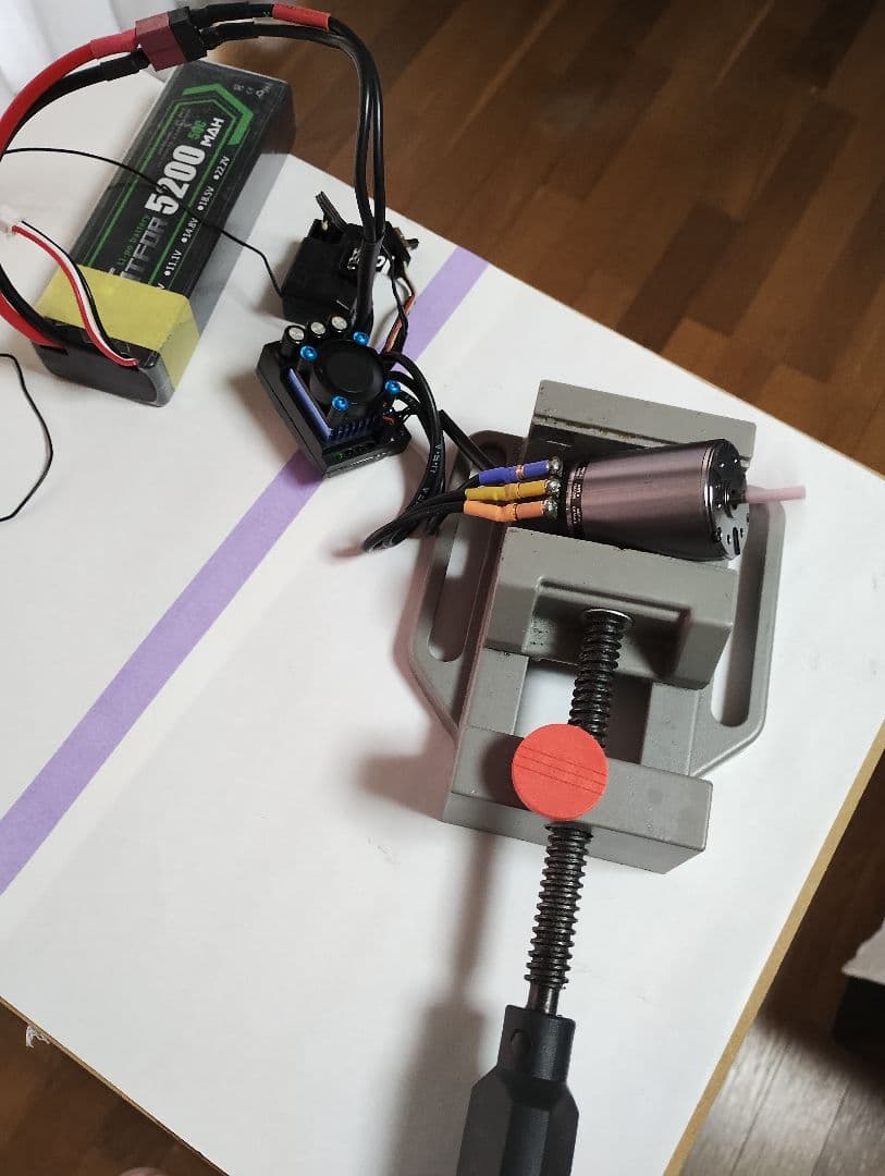 YOKOMO ZERO ブラシレスモーター8.5Tとタミヤ製ESC　TBLE01