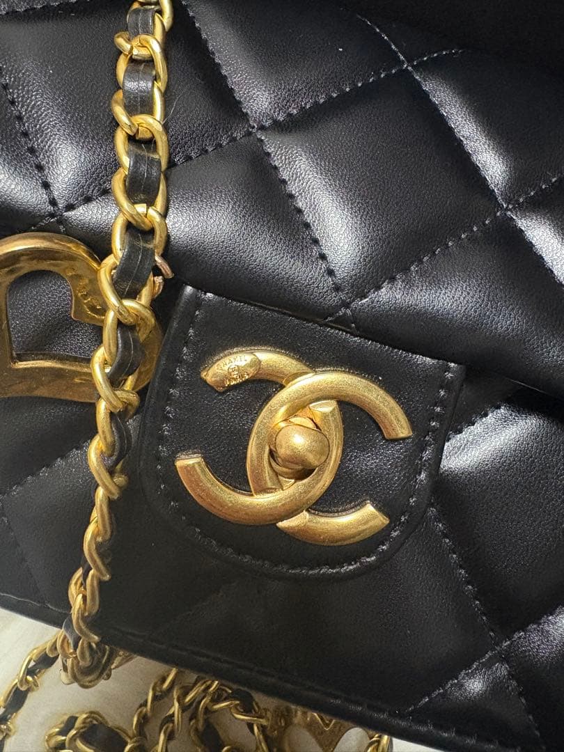【新品】CHANEL ブラック キルティングバッグ