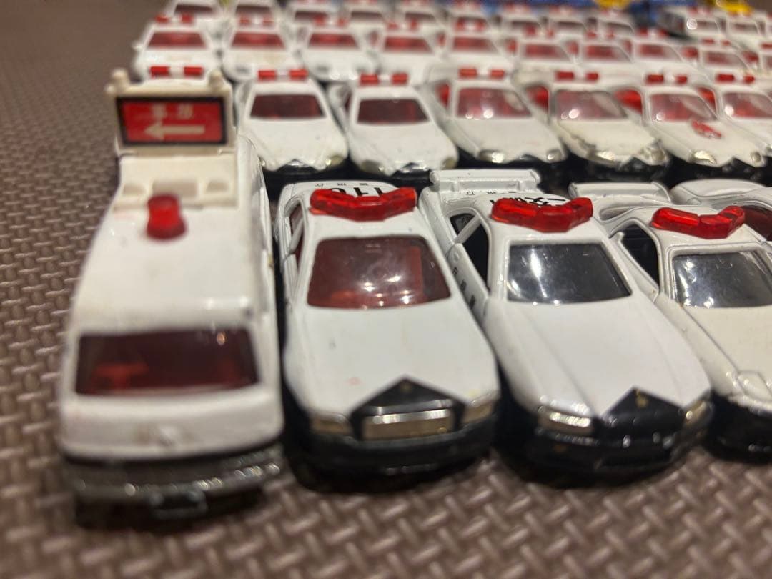 1970年代〜　レア廃盤トミカ　まとめ売り　パトカー　道路公団　JAF など