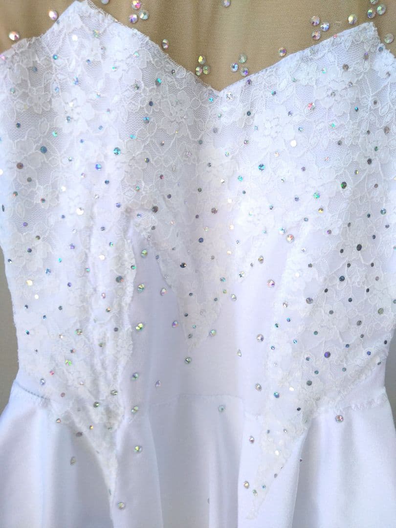 新体操レオタード　フィギュアスケート　バレエ　140cm　ラインストーン付き