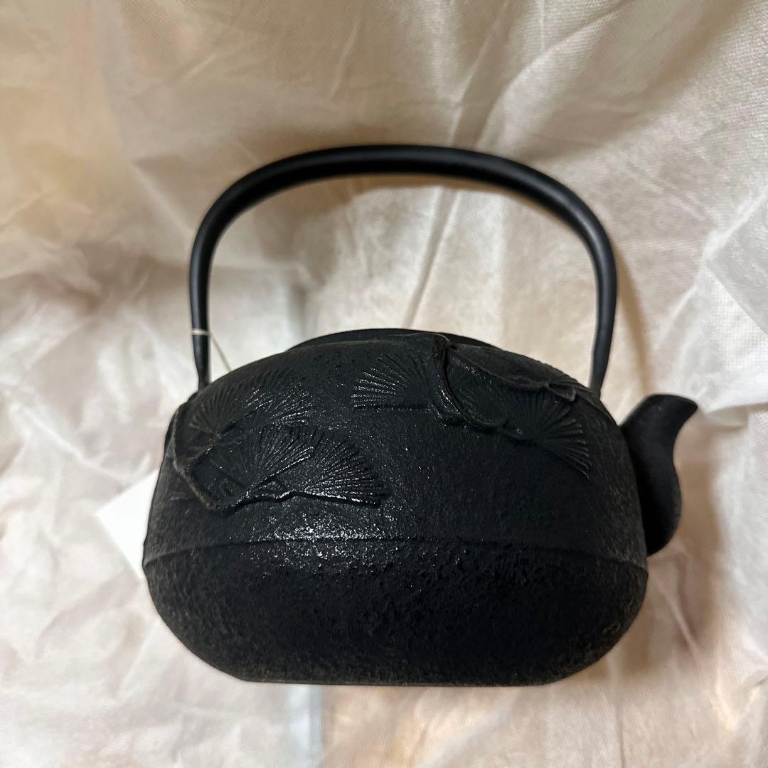 松の葉模様 鉄瓶 黒色