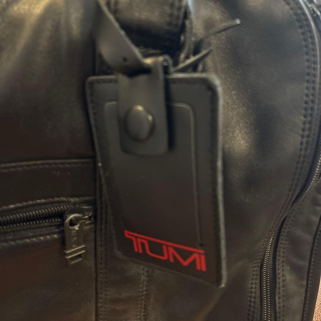 TUMI 革製旅行バッグ