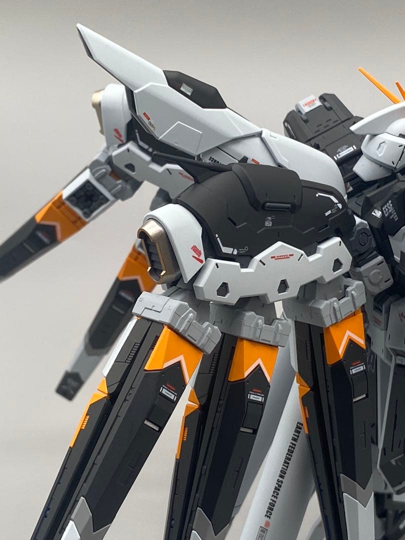 ガンプラRG Hi-νガンダム 塗装済み完成品 ハイニューガンダム 全塗装